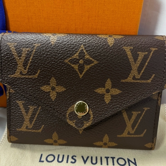 Louis Vuitton Victorine Wallet - Picture 1 of 11
